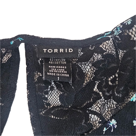 Torrid Blouse Womens 1 Black Blue Floral Lace Yoke Flutter Sleeve Top‎ Plus Size - Picture 4 of 9